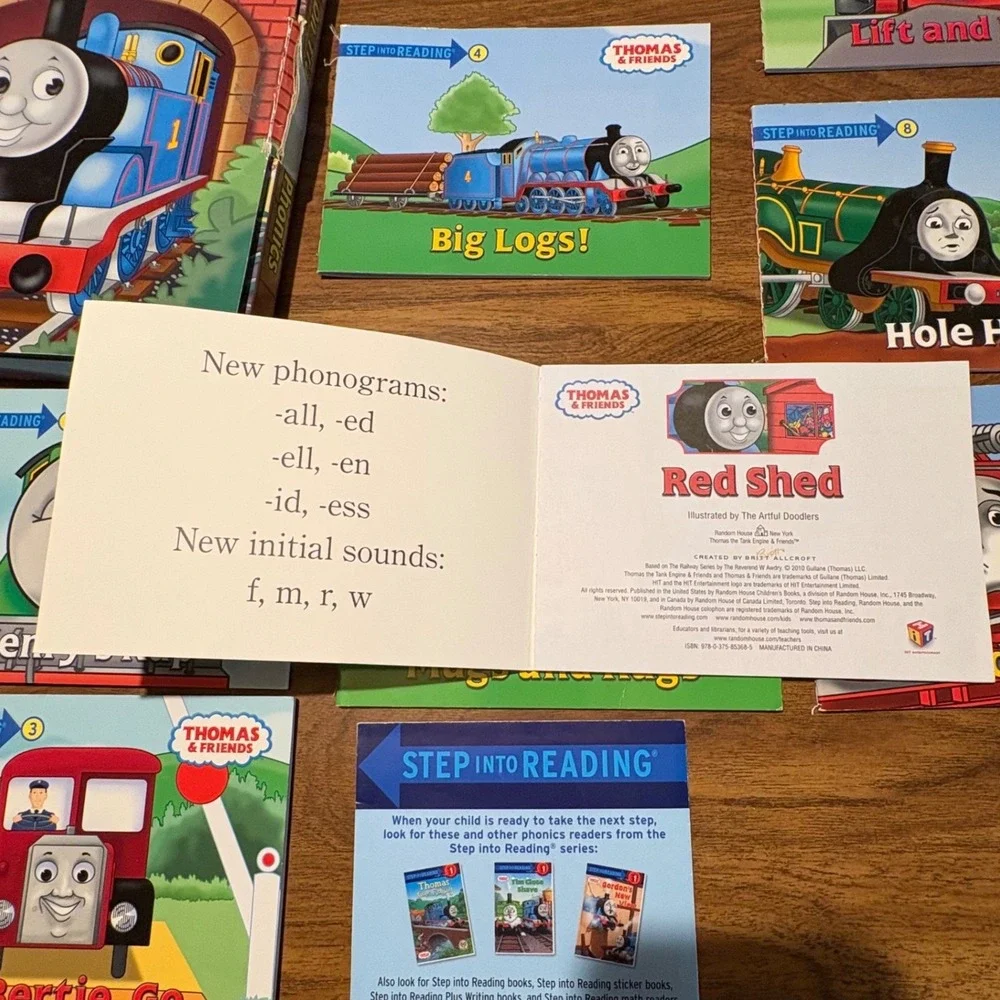 Thomas & Friends On Track with Phonics Step into Reading 11 Book Set Boxed